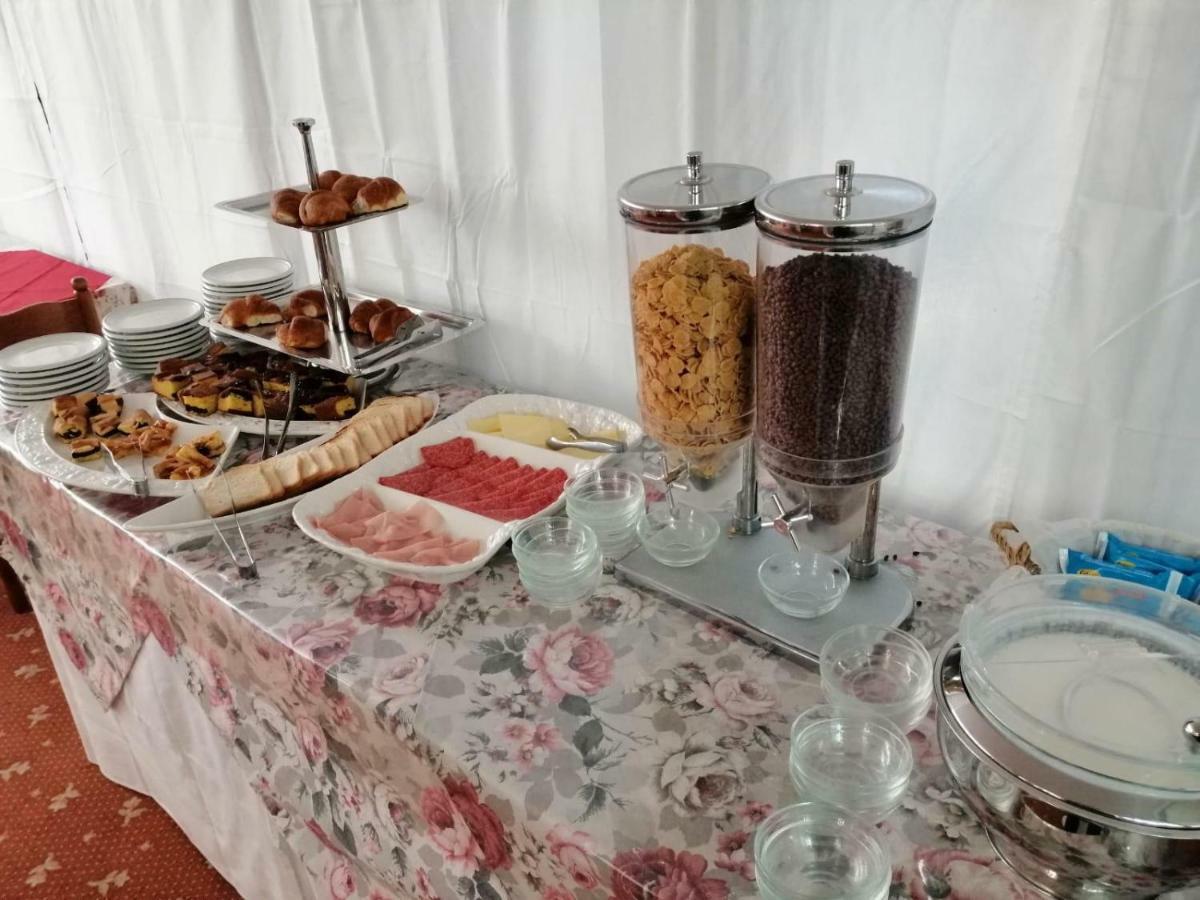Hotel Manolita Rimini Eksteriør billede