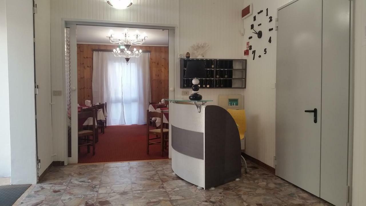 Hotel Manolita Rimini Eksteriør billede