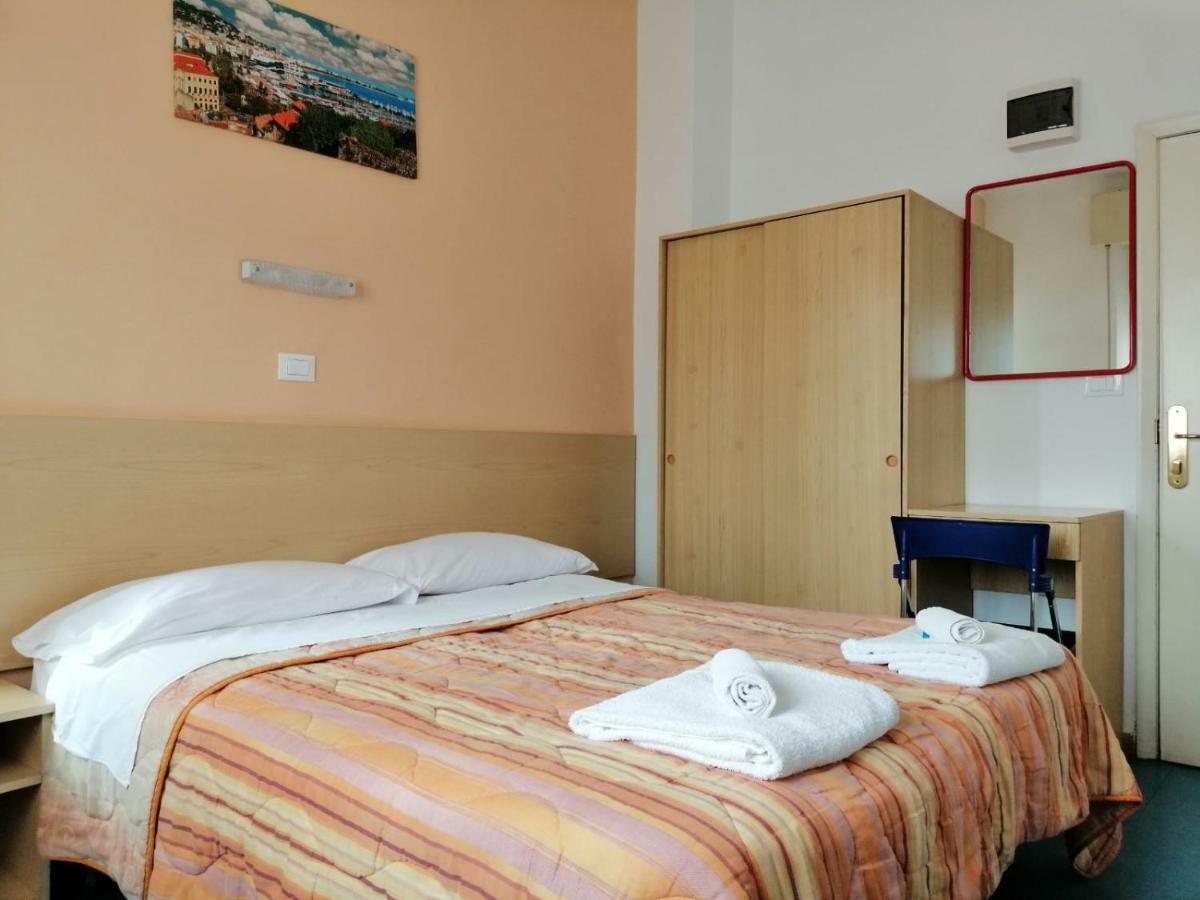 Hotel Manolita Rimini Eksteriør billede
