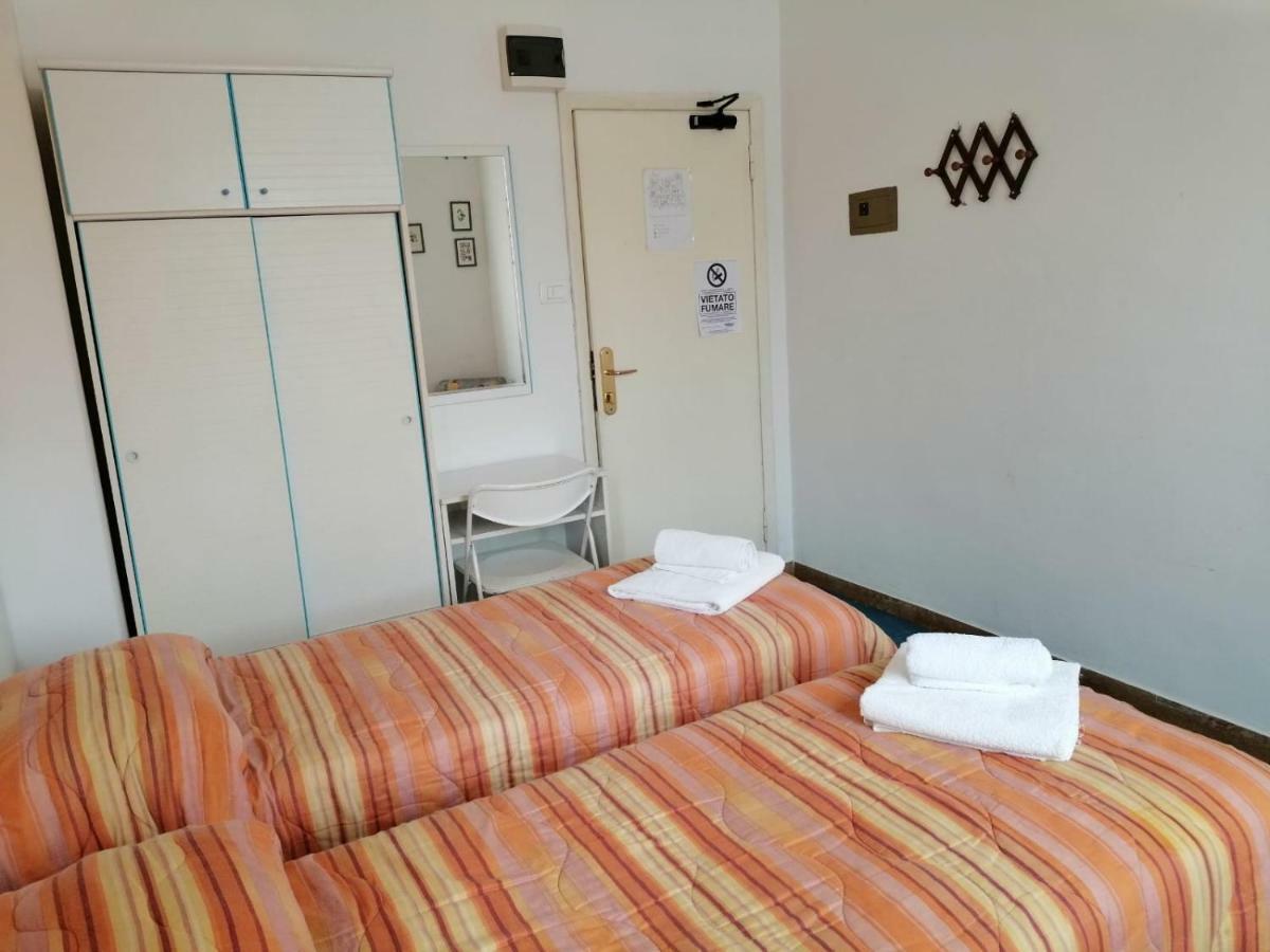 Hotel Manolita Rimini Eksteriør billede